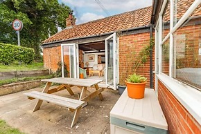 Host Stay Woodfalls Barn