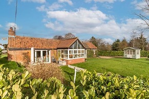 Host Stay Woodfalls Barn