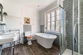 Host Stay Bressingham Lodge