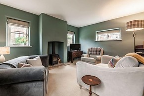 Host Stay White End