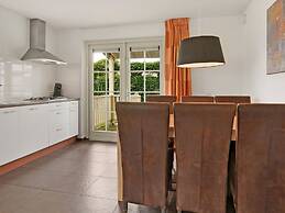 Bungalow by Water Near Rotterdam