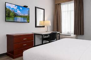 Signature Inn & Suites Hamilton