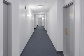 Signature Inn & Suites Hamilton