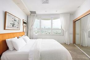 Stylish Apt Balcony View by Sea N' Rent