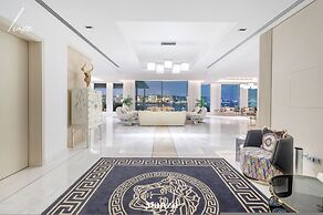 Beachfront 5BR Villa w Jacuzzi Pool on the Palm