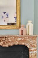 Fabulous House : a Gem in Chic Western Paris
