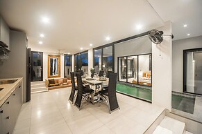 Alsava Villa and Suites