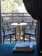Hotel Iris