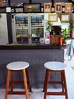 White Beach Hostel
