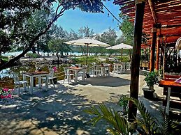 White Beach Hostel