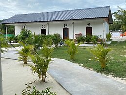 White Beach Hostel