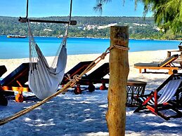 White Beach Hostel