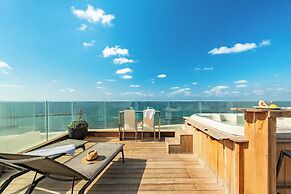 Rooftop Jacuzzi Penthouse by Sea N' Rent