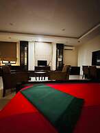 MAXWELL INN LUXURY HOTEL