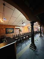 MAXWELL INN LUXURY HOTEL