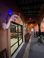 MAXWELL INN LUXURY HOTEL