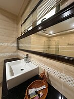 MAXWELL INN LUXURY HOTEL