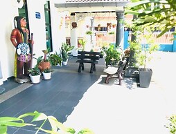 MAXWELL INN LUXURY HOTEL
