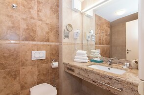 Marina Apartment Garbin 713