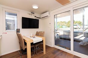 Eldamar Floating House