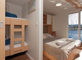 Eldamar Floating House