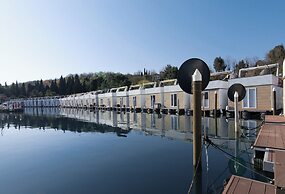 Eldamar Floating House