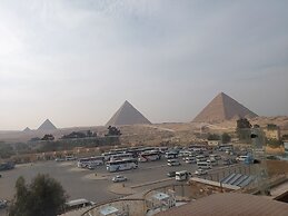 Tut & Pyramids View