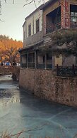 ATRIUM FENGZHU HOMESTAY