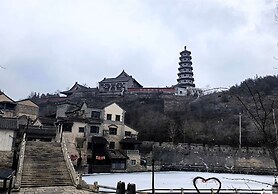 ATRIUM FENGZHU HOMESTAY