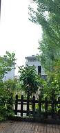 ATRIUM FENGZHU HOMESTAY