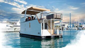 Adela Floating House