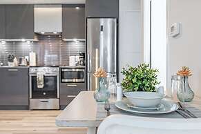 RS Suites - Eaton Centre