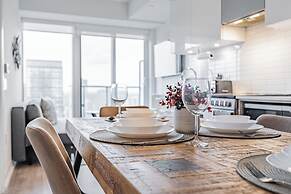 RS Suites - Eaton Centre