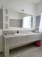 Green Malindi Apartments by RevSerene