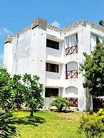 Green Malindi Apartments by RevSerene