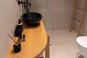 Aristotle Suites