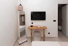 Aristotle Suites
