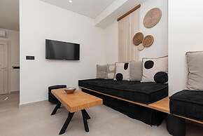 Aristotle Suites