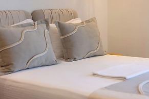 Aristotle Suites
