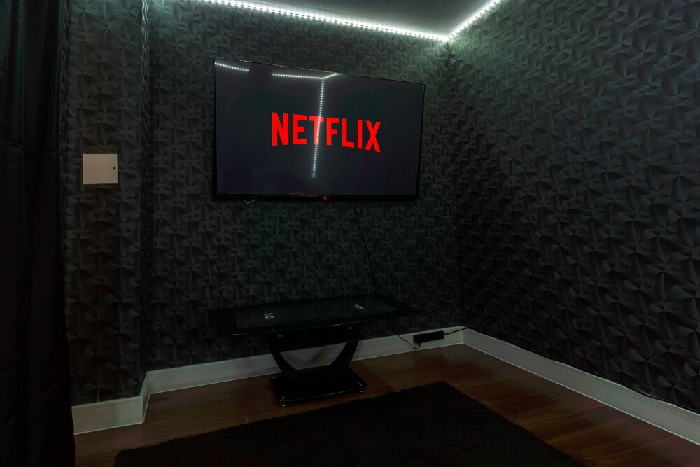 Emerald Suite- Bham Citycentre- Luxury-cinema Room