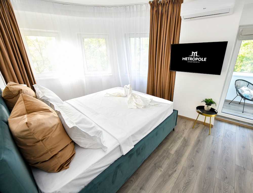 Metropole Apartments Central City