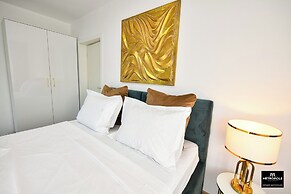 Metropole Apartments Central City
