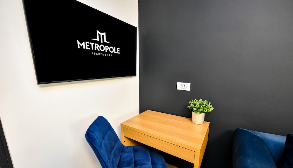 Metropole Apartments Central City