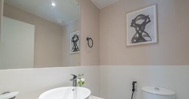 LUX The Luxurious Central JBR Suite 2
