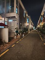 Disco PangPang GuestHouse (Foreigners only)