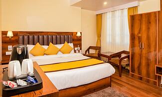 Hotel Raj Ville