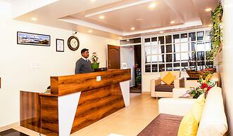 Hotel Raj Ville