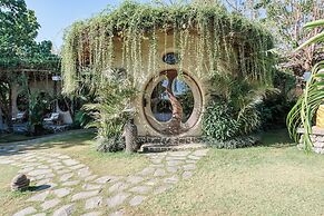 Nuanu Suites & Accommodations