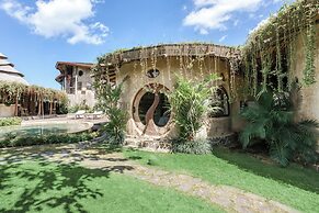 Nuanu Suites & Accommodations