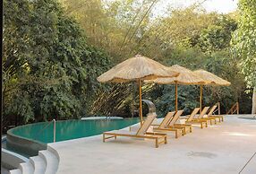 Nuanu Suites & Accommodations